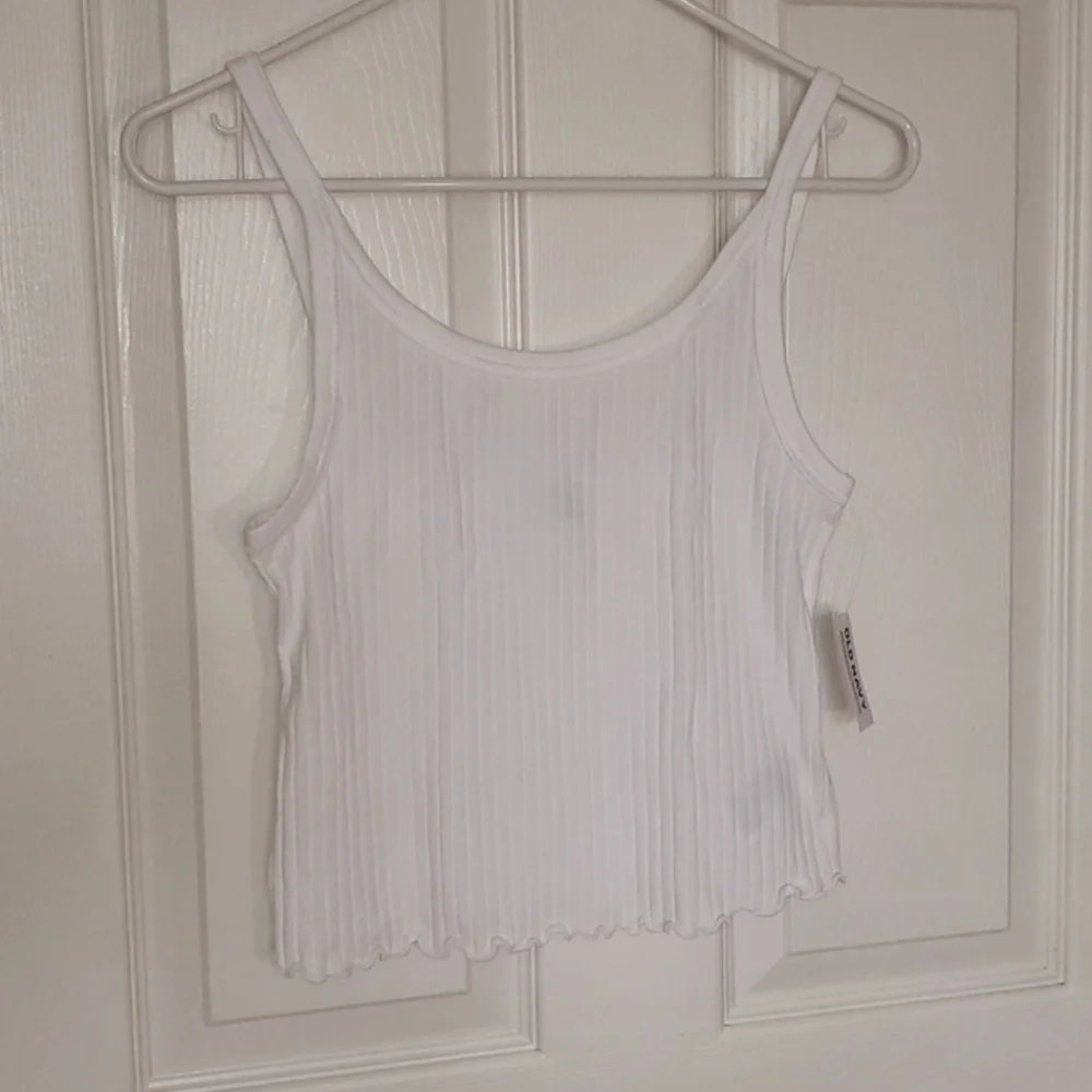 NWT Old Navy Ribbed White Cropped Tank SP - Picture 3 of 5
